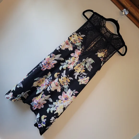 SOUTHERN FRIED CHICS Couture Collection Spring Treasures Lace & Floral MiniDress - Picture 3 of 15